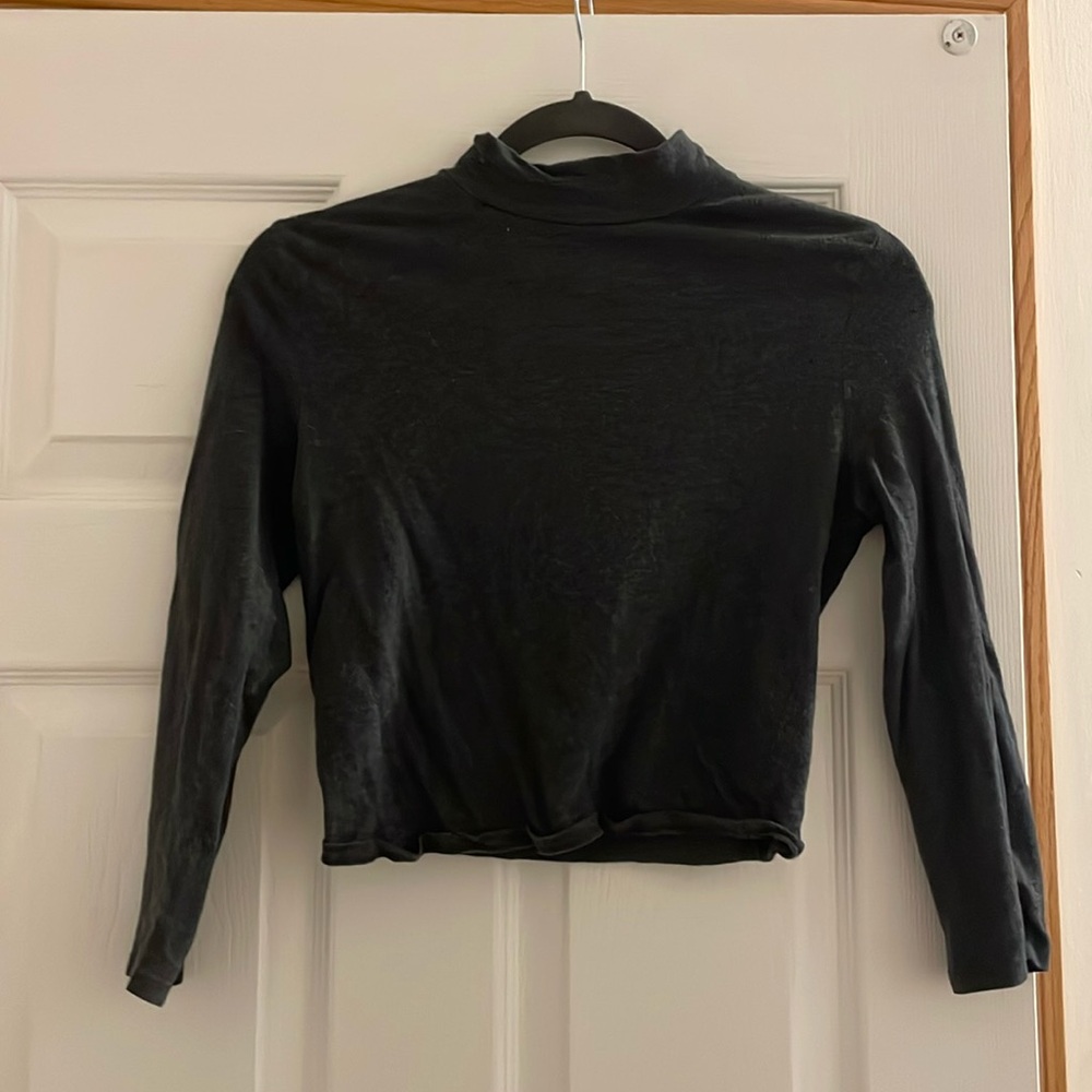 Mock neck cropped top